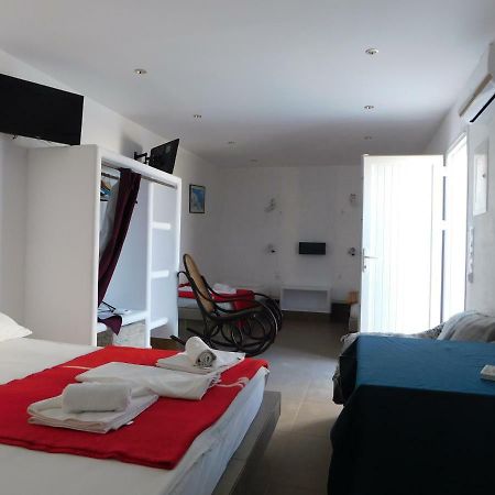 Sea Side Perivolos Hotel Exterior photo